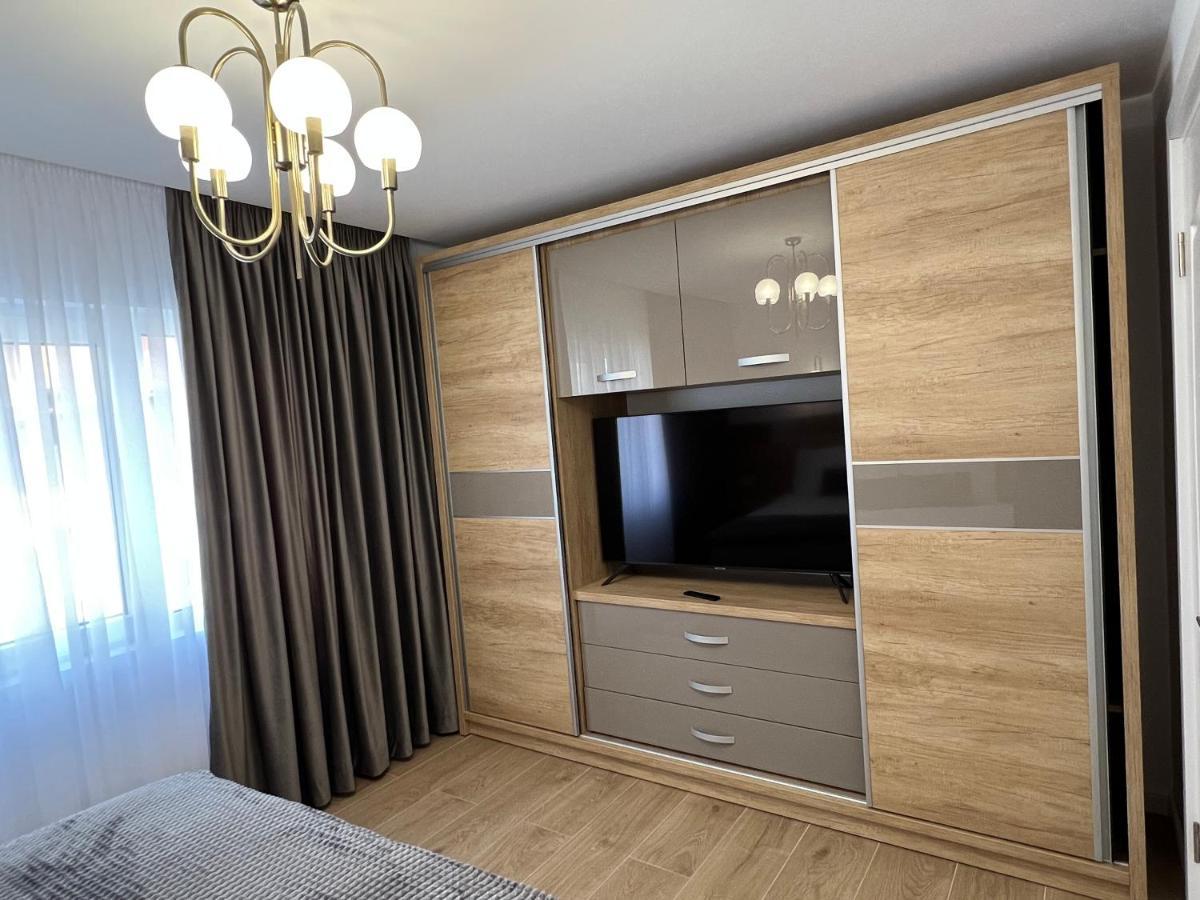 Luxury Apartment Centrul Vechi Curtea de Argeş Exterior foto